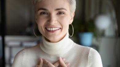 
		Woman smiles gratefully
	